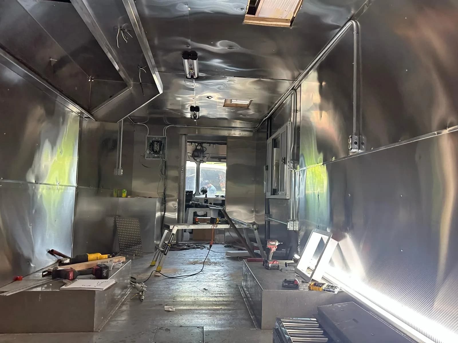 Fully equipped food service trucks and mobile kitchens