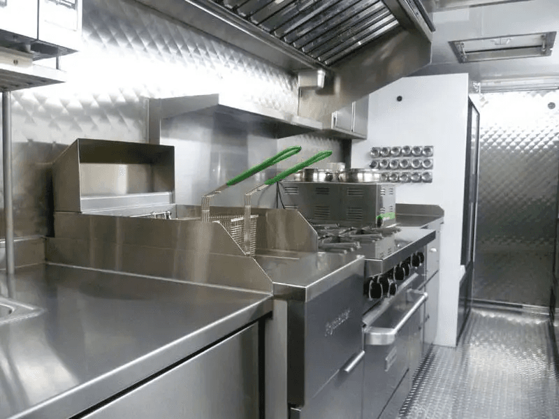 Custom food trucks and mobile kitchens